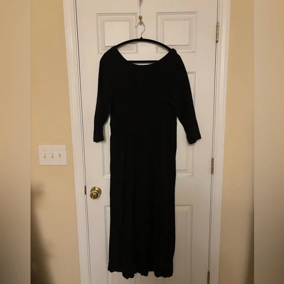 Elegant Black Jumpsuit - Picture 8 of 10